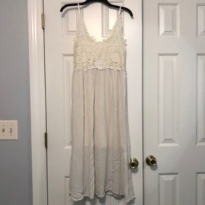 Maxi white dress.